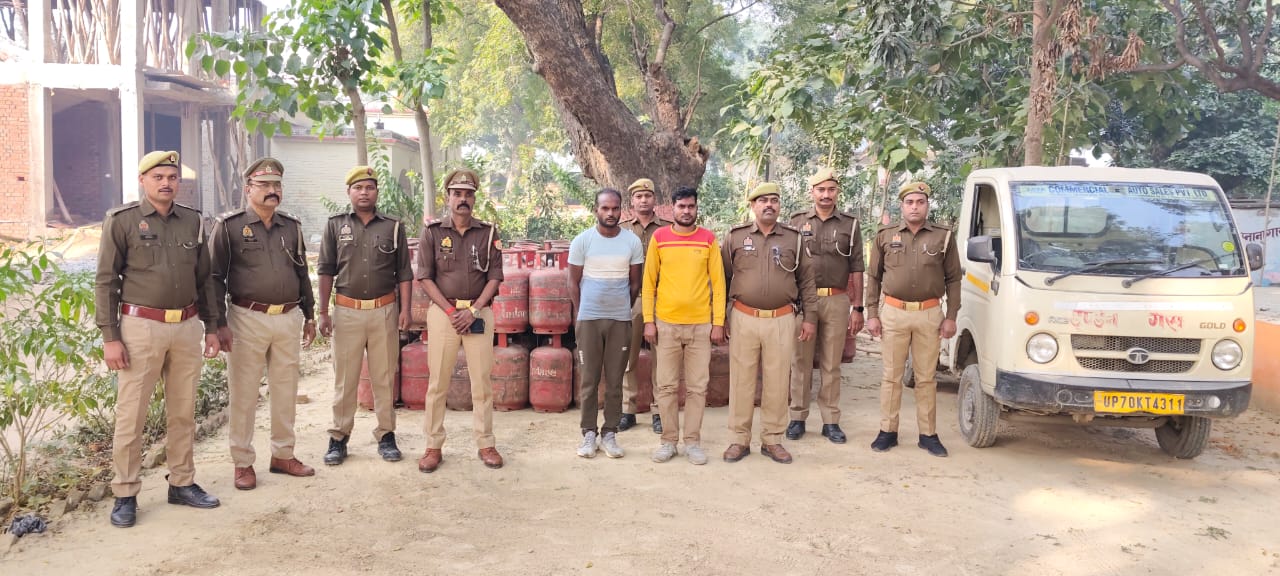 जौनपुर : पुलिस की बड़ी कार्यवाही, गैस सिलेंडर चोरी करने वाले दो अन्तर्जनपदीय शातिर चोर पुलिस की गिरफ्त में