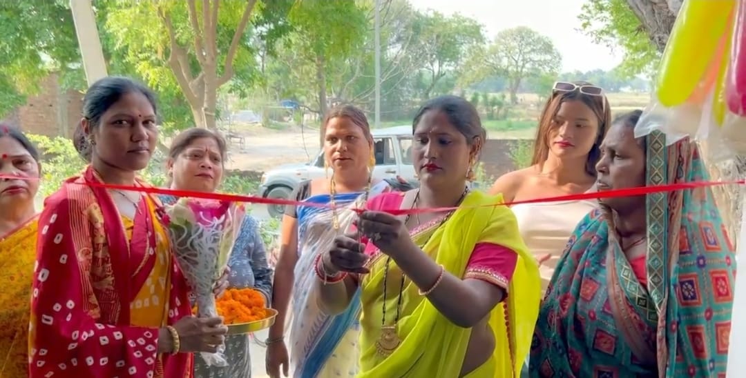 महिलाओं और बच्चियों के आत्मनिर्भरता के लिए अतुल्य वेल्फेयर ट्रस्ट द्वारा एक महीने की निशुल्क ब्यूटी पार्लर प्रशिक्षण कार्यशाला का शुभारंभ