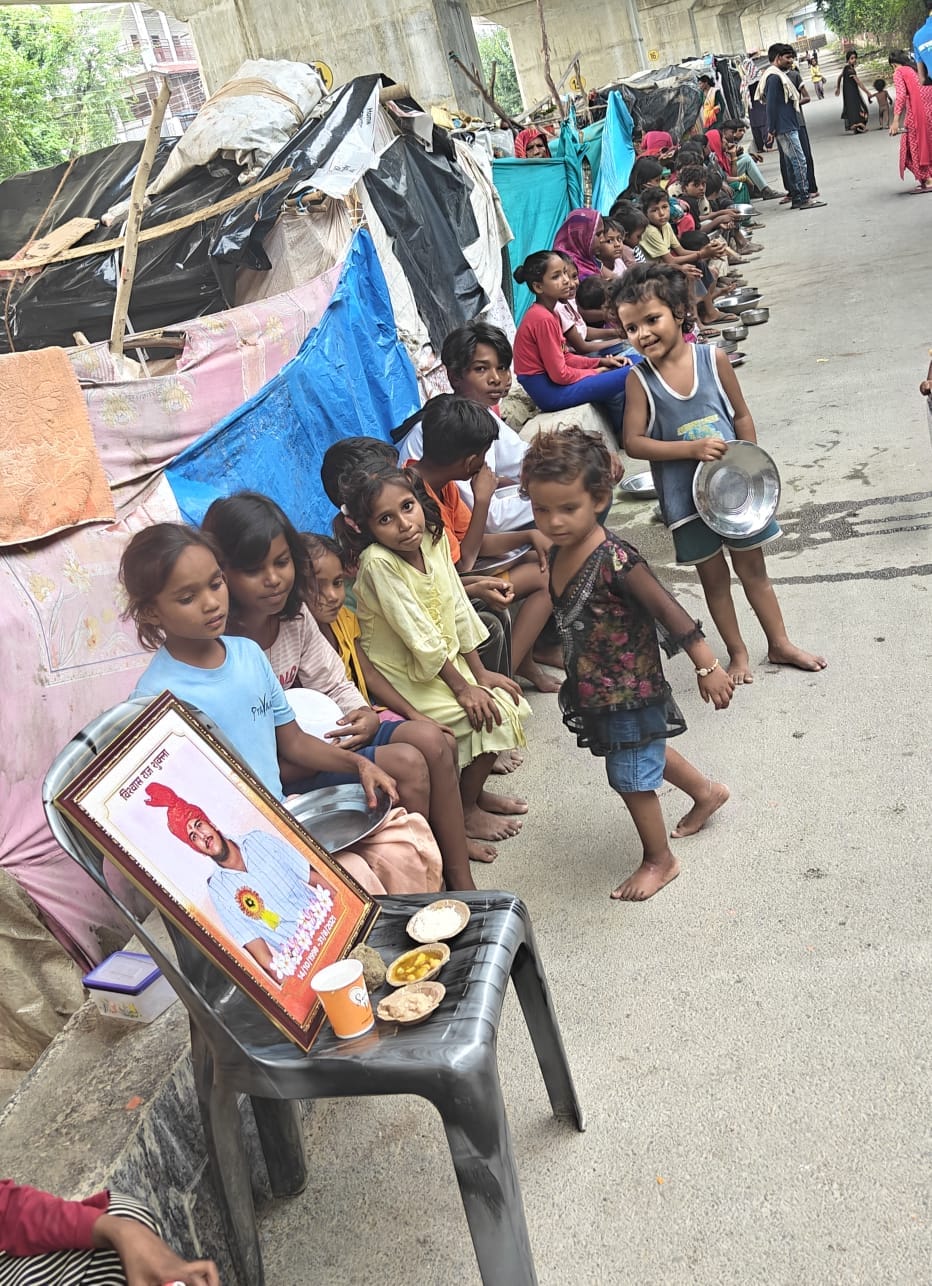 लखनऊ में इंडियन हेल्पलाइन सोसाइटी ने किया ‘बृज की रसोई’ का आयोजन