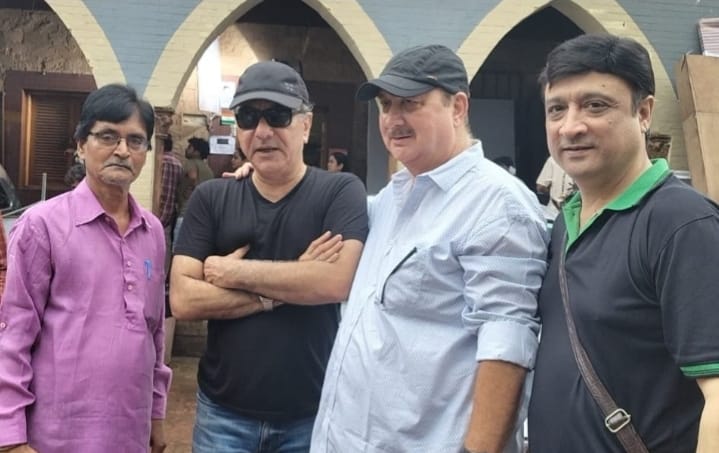 निर्देशक सिद्धार्थ नागर की टी वी श्रृंखला ‘प्रतिबद्ध’ की शूटिंग तेज गति से जारी..!