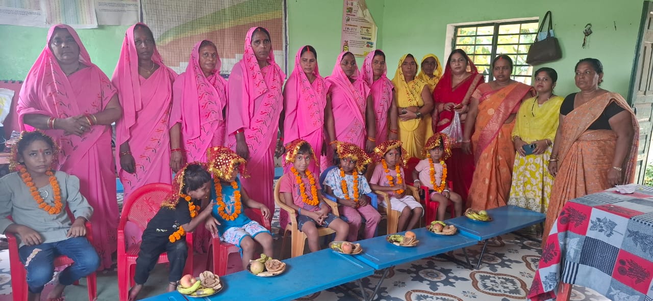 डोभी ब्लॉक में कन्या पूजन व सामूहिक भोजन कार्यक्रम