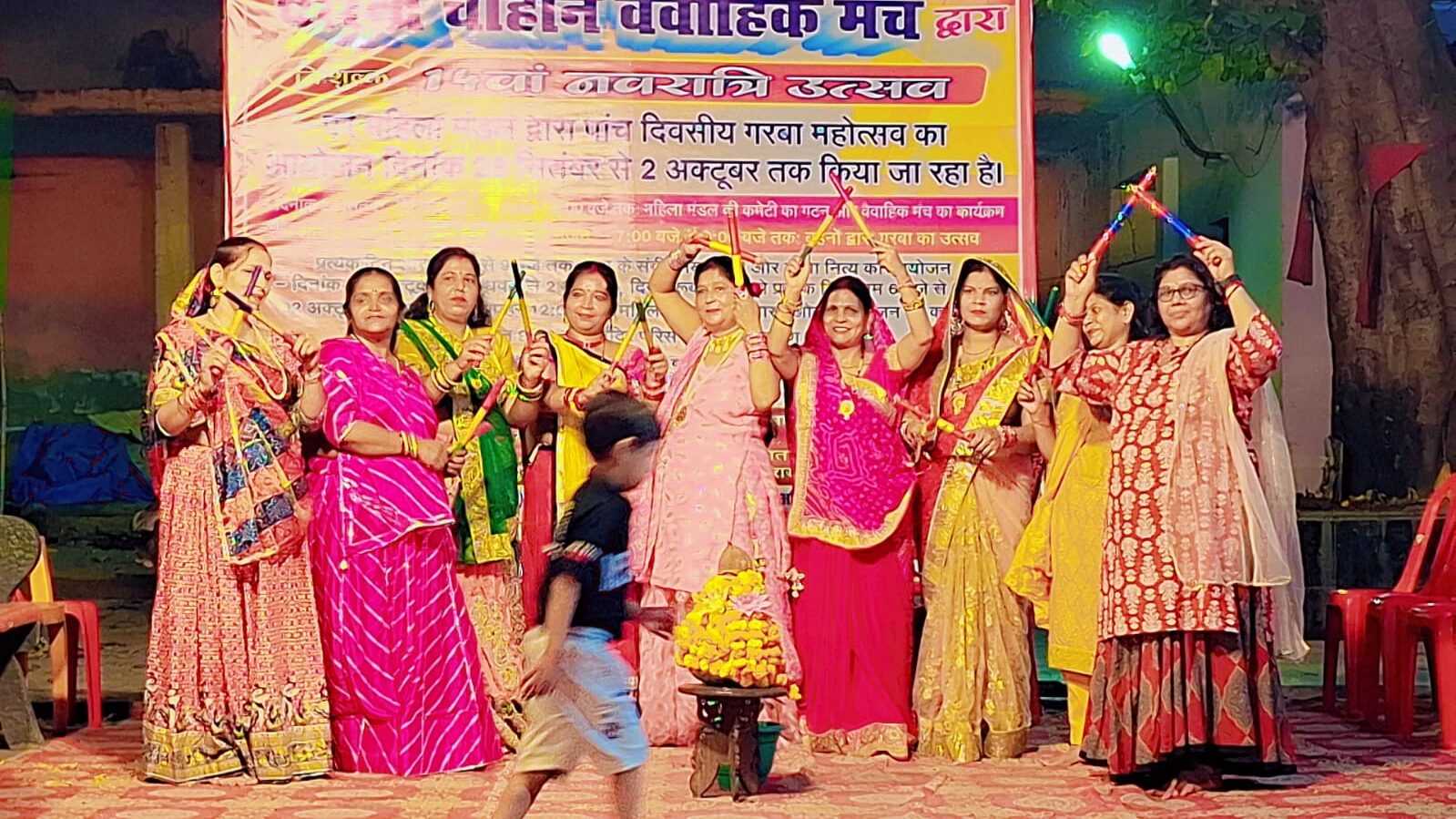 बर्रा वार्ड-77 में कन्या पूजन के साथ हुआ नौ देवी नौ उद्घाटन का शुभारंभ